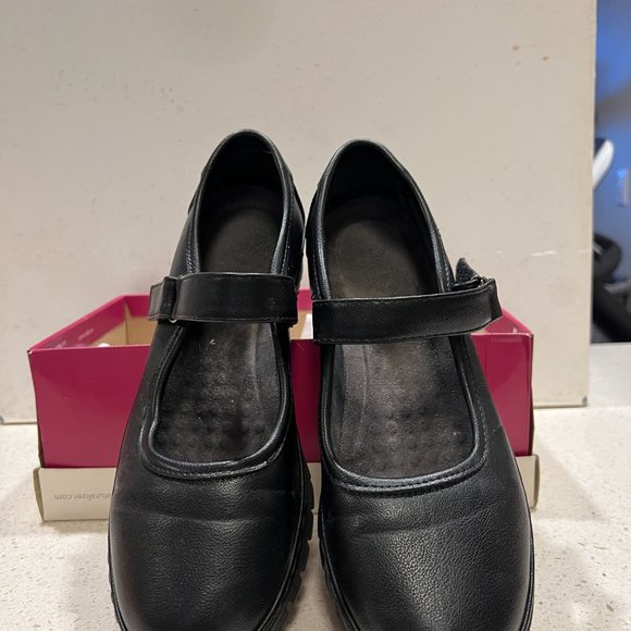 VJH Comfort walking shoes. Like NEW. Worn once. Sent in box - Picture 4 of 6